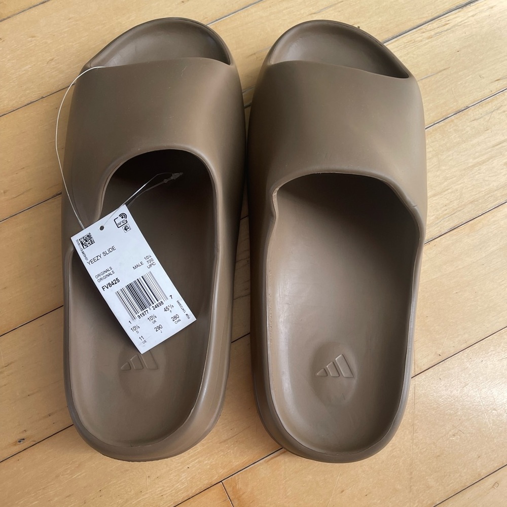 Yeezy Slides